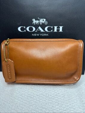 Coach vintage Leather makeup Bag — Brown